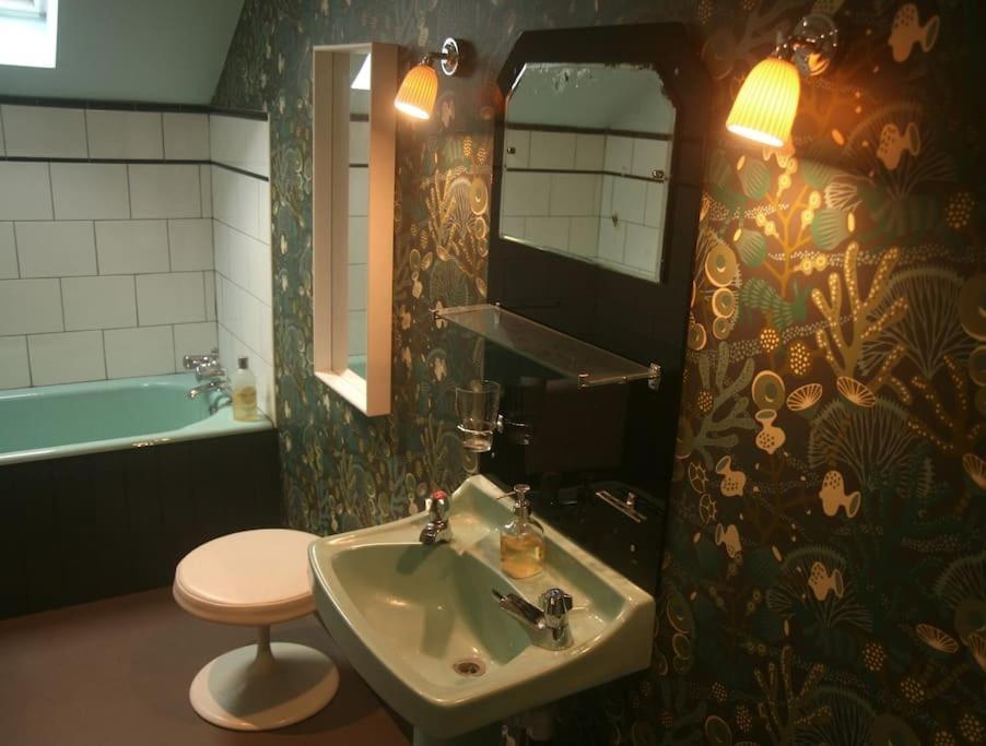 Creatively Converted Barn In Accessible Rural Spot Llanwrda エクステリア 写真