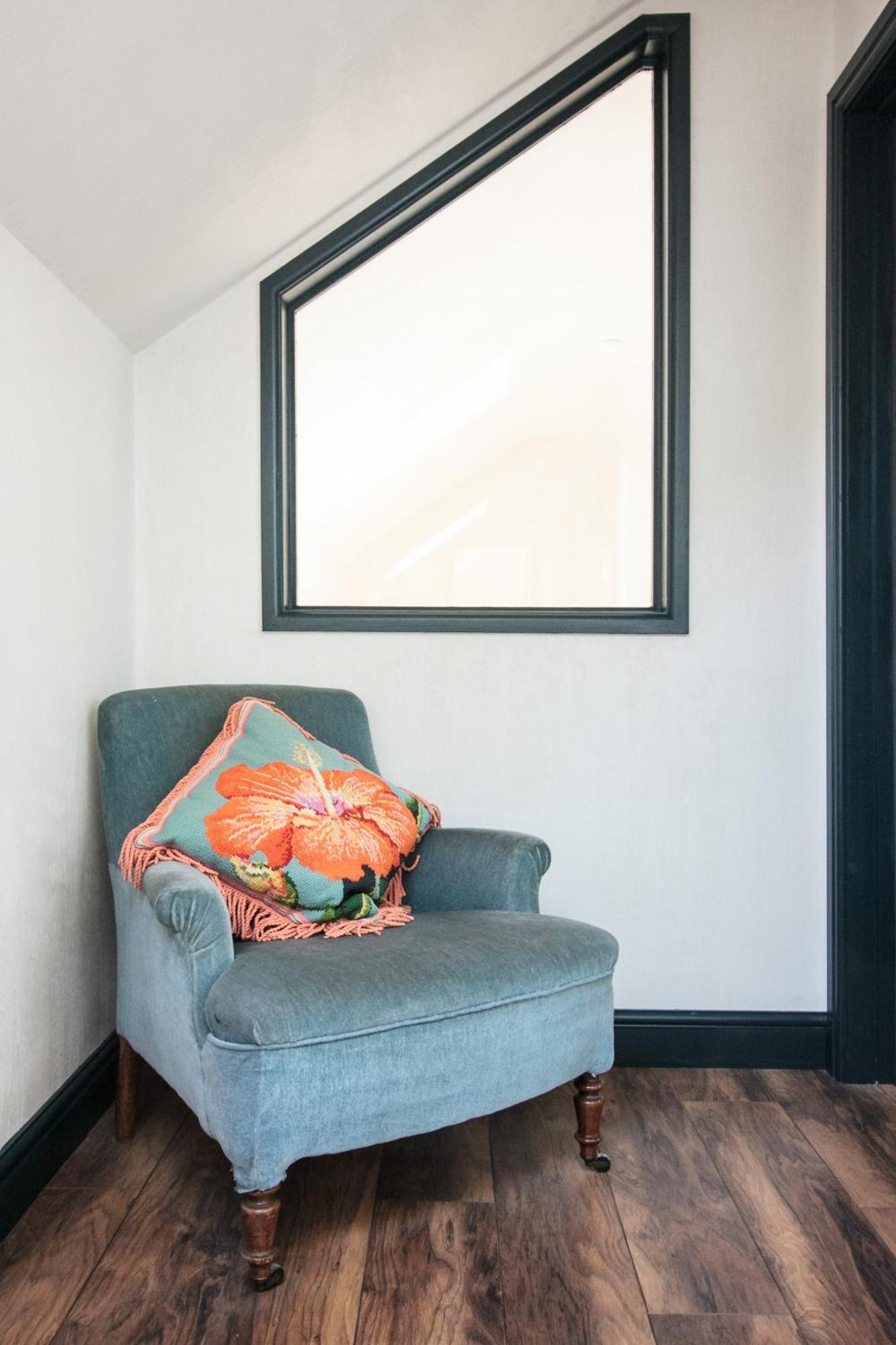 Creatively Converted Barn In Accessible Rural Spot Llanwrda エクステリア 写真
